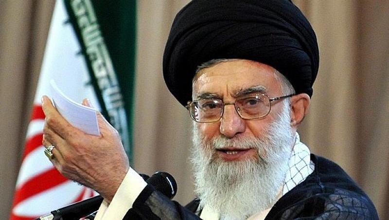 Der oberste Führer des Irans, Ajatollah Ali Chamenei meint, Gespräche mit den USA könnten nur stattfinden, wenn Amerika von seiner «morschen imperialistischen Leiter» heruntersteige. Der oberste Führer des Irans, Ajatollah Ali Chamenei meint, Gespräche mit den USA könnten nur stattfinden, wenn Amerika von seiner «morschen imperialistischen Leiter» heruntersteige.