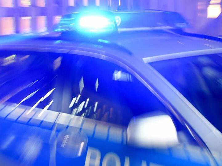 Männer nach mutmaßlichen Angriffen auf Passanten in U-Haft.
