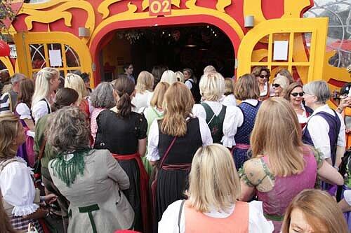 700 Ladies feierten im Hippodrom - trotz mulmigen Gefühls