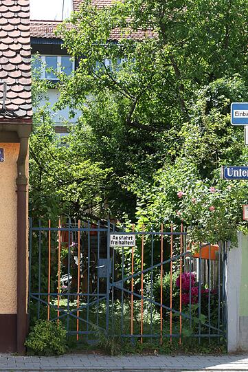 Hier gibt es immer etwas zu entdecken: kleine Oasen in Hinterhöfen...