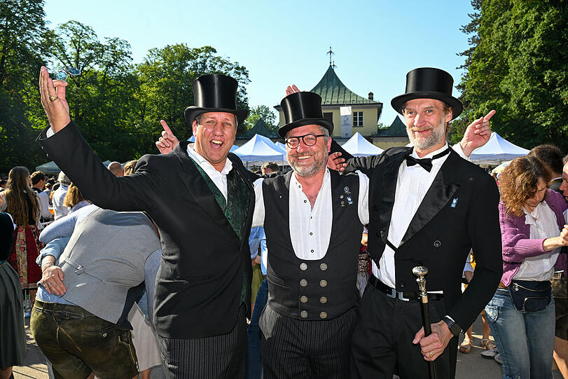 Gäste Thomas, Max und Daniel
Kocherlball im Englischen Garten in München 2024