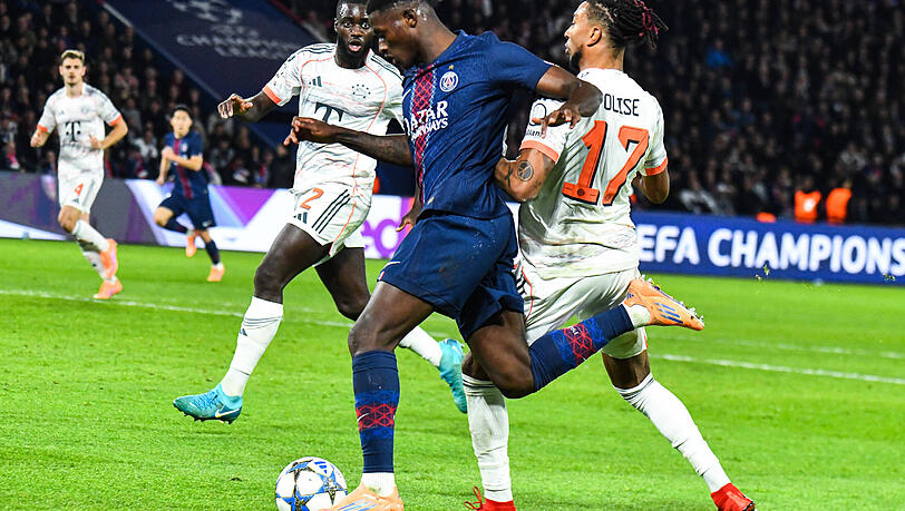 Bereits im Gruppenphasen-Duell waren die Duelle zwischen Olise und Mendes hart umk&auml;mpft.