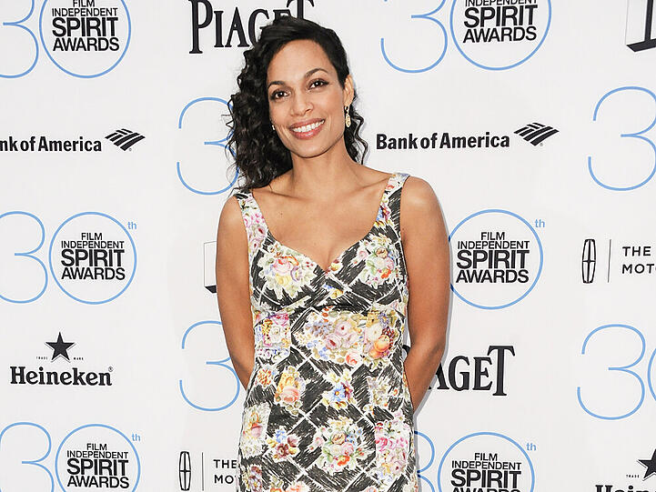 Rosario Dawson im sommerlichen Look bei bei den "Spirt Award Nominations" in Los Angeles