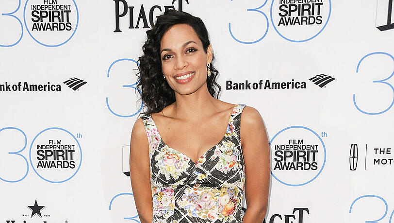 Rosario Dawson im sommerlichen Look bei bei den "Spirt Award Nominations" in Los Angeles Rosario Dawson im sommerlichen Look bei bei den "Spirt Award Nominations" in Los Angeles