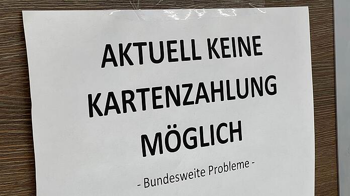 Die Zahlung per Giro- oder Kreditkarte in Deutschland war nach Angaben von Zahlungsdienstleistern bundesweit gestört (Symbolbild/Archivbild).