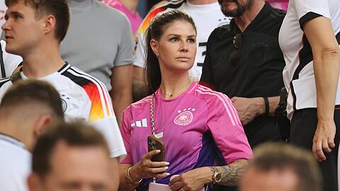 Lina Kimmich hat ihren Ehemann Joshua in der Vergangenheit schon h&auml;ufig im Stadion unterst&uuml;tzt.