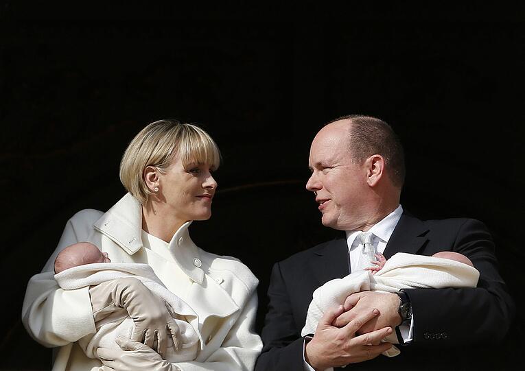 Charlene und Albert mit ihren Zwillingen Gabriella und Jaqcues