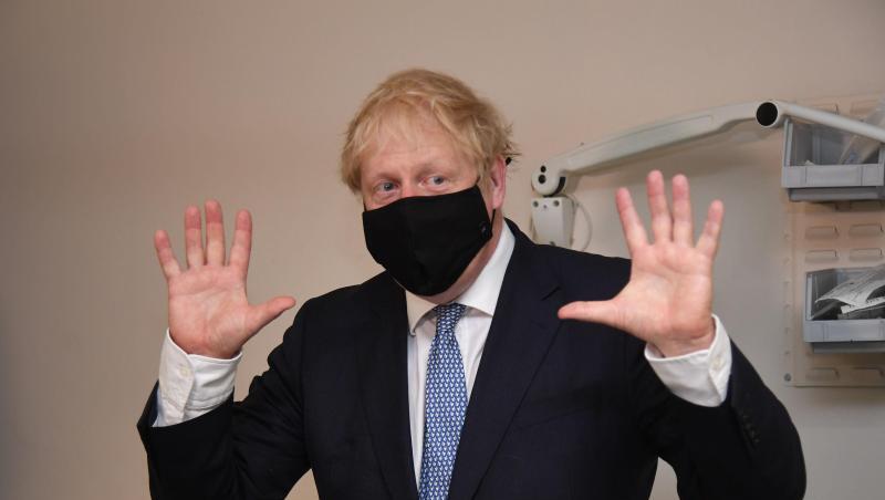 Boris Johnson gesteht Fehler beim Umgang mit der Pandemie ein.