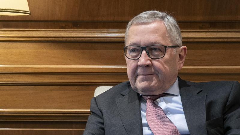 Klaus Regling, Direktor des Eurorettungsschirm (ESM). Die Behörde gab endgültig grünes Licht - die Eurostaaten können 240 Milliarden Euro aus dem ESM-Rettungsschirm erhalten. Klaus Regling, Direktor des Eurorettungsschirm (ESM). Die Behörde gab endgültig grünes Licht - die Eurostaaten können 240 Milliarden Euro aus dem ESM-Rettungsschirm erhalten.