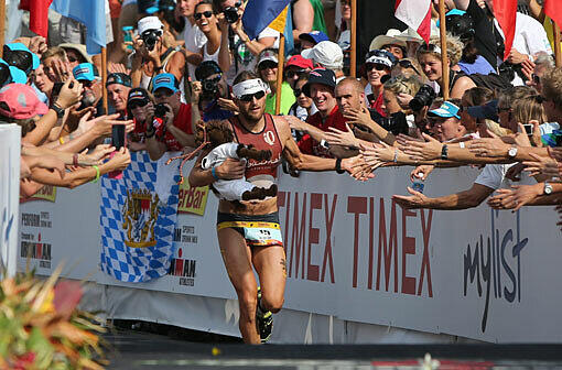 Auf Hawaii messen sich die besten Triathleten der Welt. Auch der Sieger von 2005, der Münchner Faris Al-Sultan, ist im Oktober wieder dabei. Machen Sie mit bei der AZ-Newcomerwahl und gewinnen Sie eine achttägige Reise nach Hawaii.