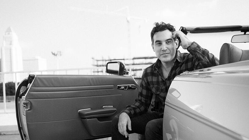 Lässig ist seine Musik, aber oft mit unerwarteten Wendungen: Die Stücke des Songwriters Joshua Radin laufen in vielen TV-Serien. Lässig ist seine Musik, aber oft mit unerwarteten Wendungen: Die Stücke des Songwriters Joshua Radin laufen in vielen TV-Serien.