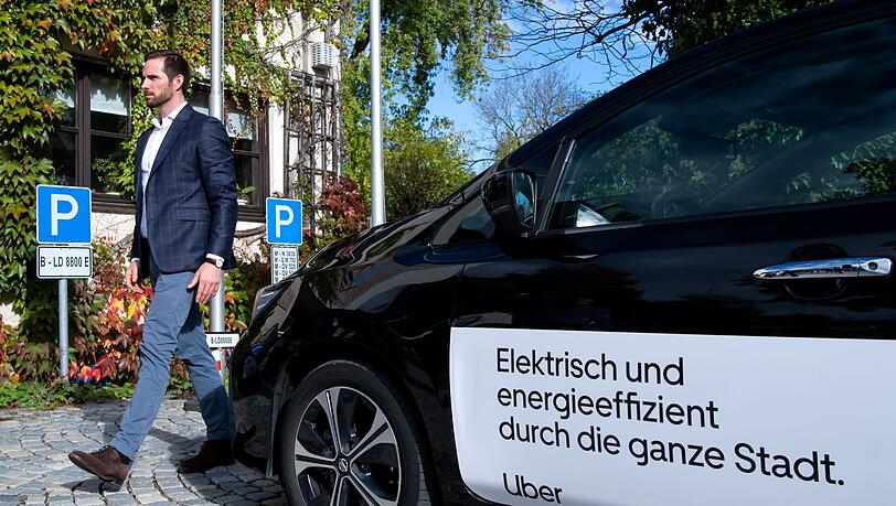 Uber rechnete im April vor: Fahrten werden teurer werden. (Archivbild) Uber rechnete im April vor: Fahrten werden teurer werden. (Archivbild)