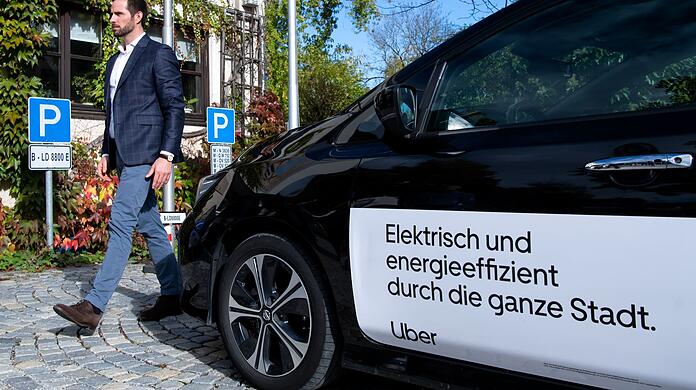 Ab 4. Juli werden die Fahrten mit Uber und CO. in München teurer (Archivbild) Ab 4. Juli werden die Fahrten mit Uber und CO. in München teurer (Archivbild)