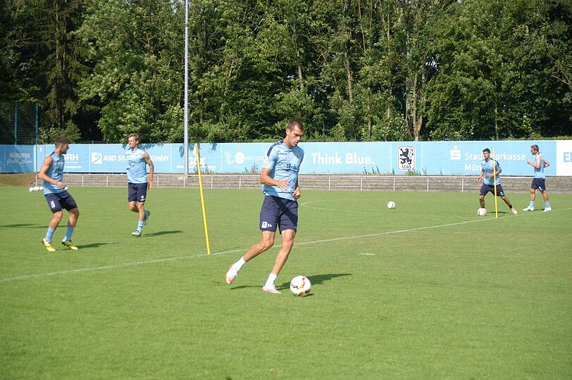 Die Bilder vom Freitagstraining der Löwen.