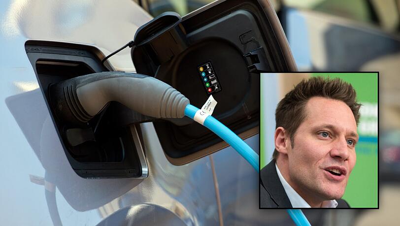 Ein Elektro-Auto an einem Ladekabel. Grünen-Politiker Ludwig Hartmann hofft im AZ-Interview auf eine Weiterentwicklung zukunftsfähiger Autos in Bayern. Ein Elektro-Auto an einem Ladekabel. Grünen-Politiker Ludwig Hartmann hofft im AZ-Interview auf eine Weiterentwicklung zukunftsfähiger Autos in Bayern.