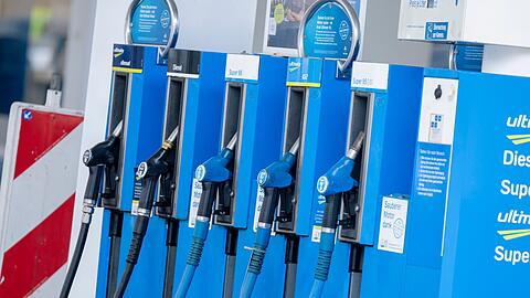 Tanken ist teurer geworden. (Symbolbild)