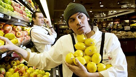 Vitamin-C hält den Rapper gesund. Atmosphere aus Minneapolis stellen heute im Ampere ihn neues Album &bdquo;The Family Sign&ldquo; vor.