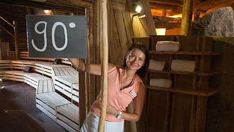 Schwitzen in der Sauna: Für manche sind 30 Grad Außentemperatur immer noch nicht genug.