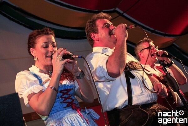 Dirndl, Lederhosen und viel Spaß: Die Party "Tracht und Pracht" am Samstag im Hippodrom auf der Theresienwiese. Mehr Bilder unter: www.nachtagenten.de.