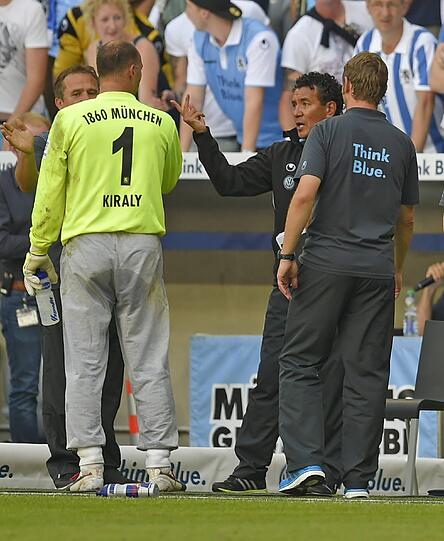 Trainer Ricardo Moniz hatte wenig Verständnis für ein derartiges Verhalten auf dem Platz.