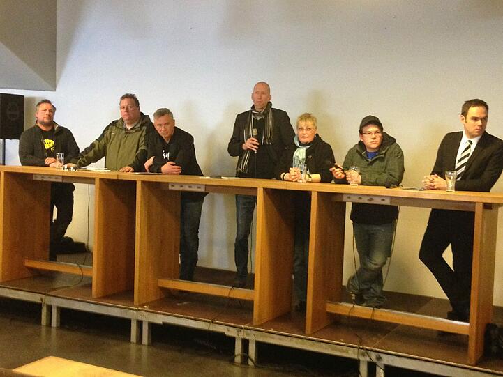Podiumsdiskussion der Löwen. Unter anderem mit Otto Steiner (Dritter von links) und Robert Schäfer (ganz rechts).