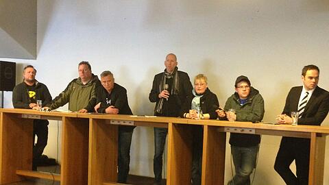 Podiumsdiskussion der Löwen. Unter anderem mit Otto Steiner (Dritter von links) und Robert Schäfer (ganz rechts).
