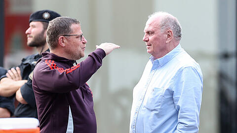 Max Eberl (li.) und Uli Hoeneß im Gespräch