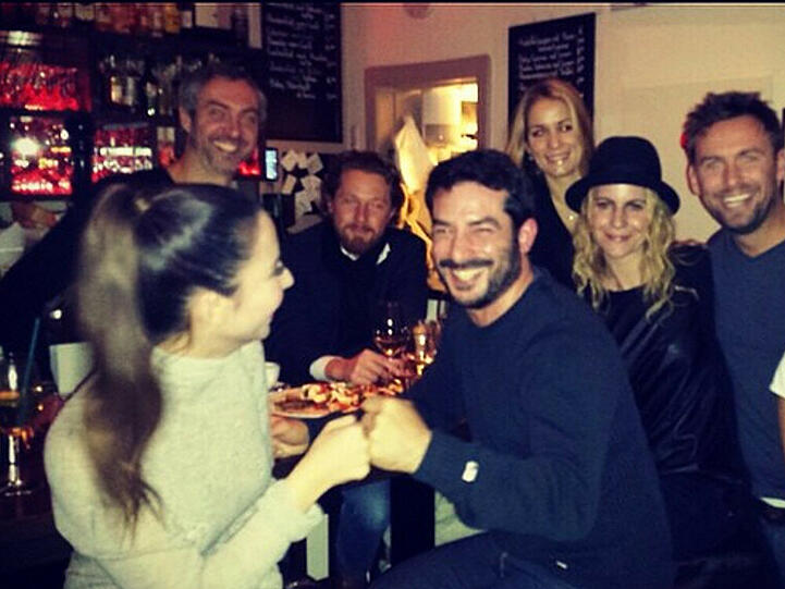 Sila Sahin feiert Geburtstag: "Danke für die tolle Überraschung zum Geburtstag... #Hamburg#birthday#reingefeiert", lautet ihr Kommentar