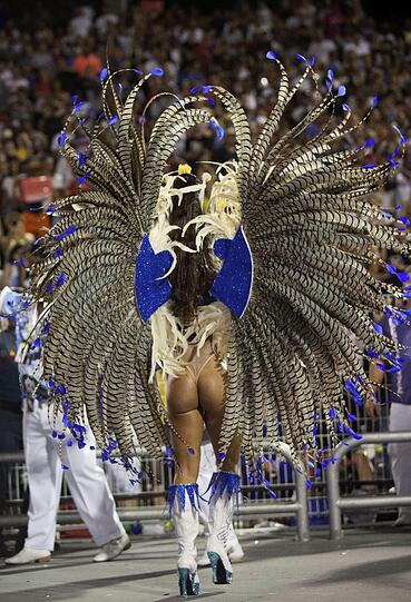 Bunt, sexy, fröhlich - Karneval in Brasilien