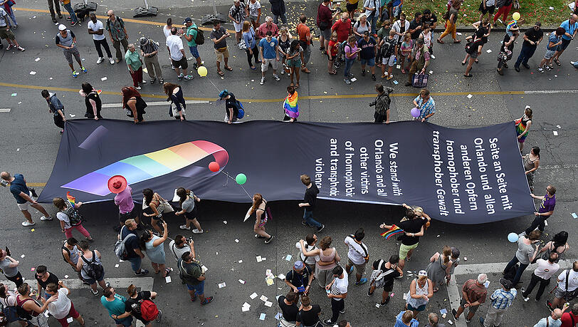 Aktuell findet die Pride Week in München statt – hier ein Bild vom vergangenen Sonntag. Aktuell findet die Pride Week in München statt – hier ein Bild vom vergangenen Sonntag.