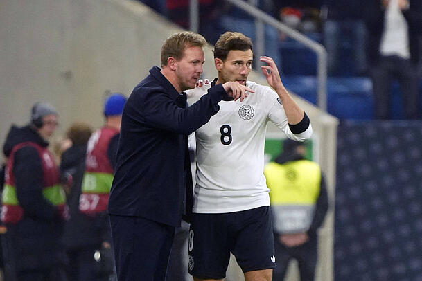 Leon Goretzka und Bundestrainer Julian Nagelsmann. Leon Goretzka und Bundestrainer Julian Nagelsmann.