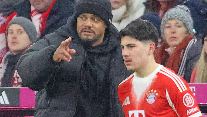 Gro&szlig;e Zukunftshoffnung beim FC Bayern: Felipe Ch&aacute;vez (r., hier mit Trainer Vincent Kompany), der derzeit an K&ouml;ln verliehen ist.