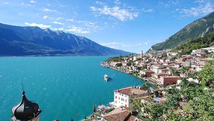 Die pure Idylle: Limone sul Garda am Gardasee. Aber auch hier könnte doch zumindest im Krimi ein Mord geschehen. Die pure Idylle: Limone sul Garda am Gardasee. Aber auch hier könnte doch zumindest im Krimi ein Mord geschehen.