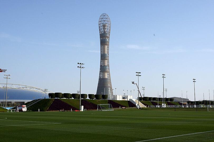"The Torch" an der "Aspire Center"-Halle.