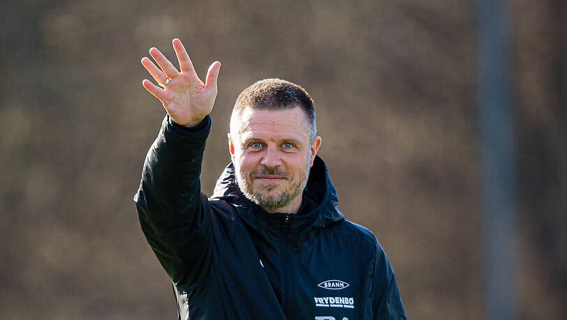 Der neue Trainer der Bayern-Frauen: Alexander Straus. Der neue Trainer der Bayern-Frauen: Alexander Straus.