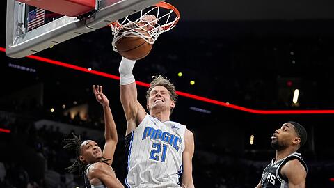 Moritz Wagner von den Orlando Magic beim Dunking.