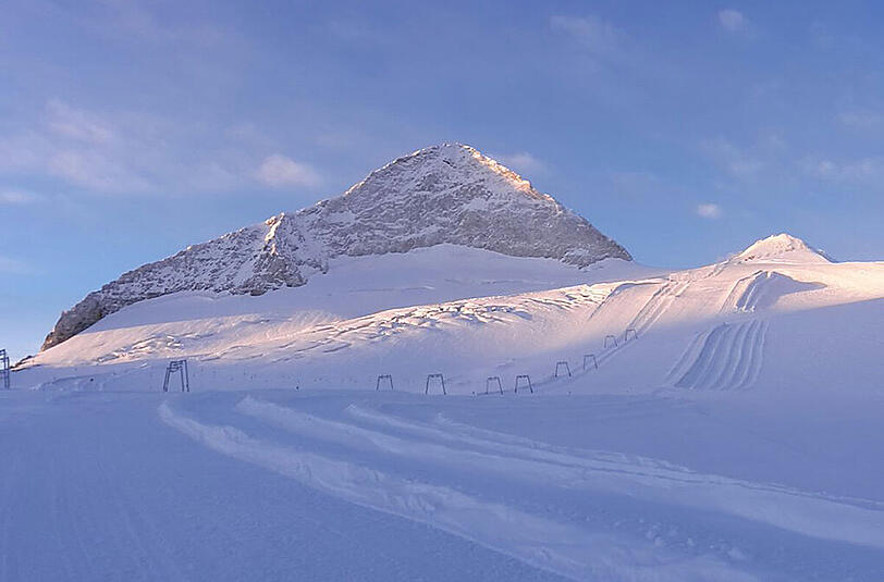So sieht es aktuell am Hintertuxer Gletscher aus. Nach dem bisher mauen Winter kann die Saison nun richtig losgehen.