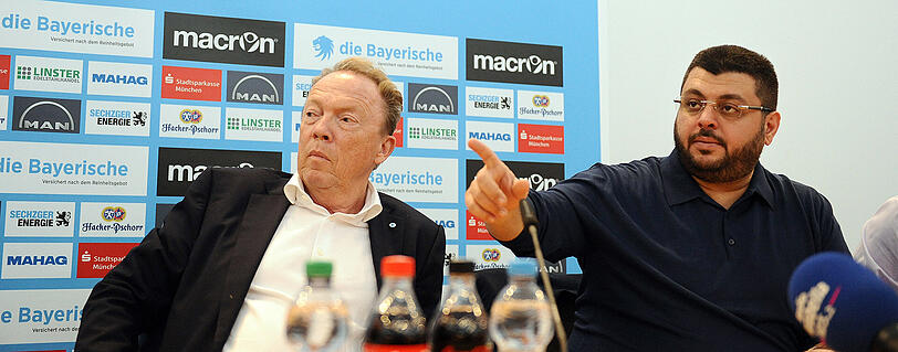 In einer denkwürdigen Pressekonferenz zur Entlassung von Runjaic demonstriert Ismaik am Mittag eindrucksvoll seine Machtposition. Er entmachtet den  Geschäftsführer Thomas Eichin, der sich zuvor hinter Runjaic gestellt hatte, stellte beiläufig den anwesenden Anthony Power als neuen starken Mann vor. Die SZ titelte am nächsten Tag: "Machtdemonstration mit Power"