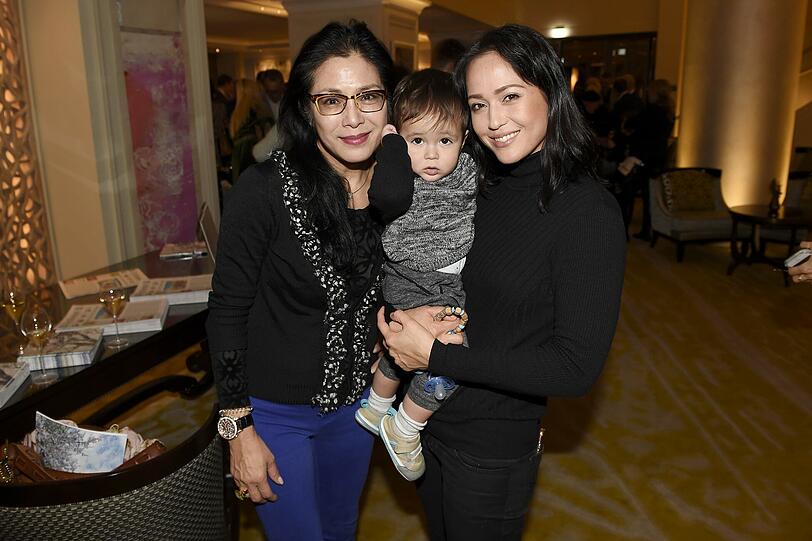 Ankie Beilke mit Sohn Siu Lung und Mutter Ankie