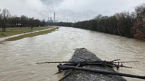 Blick auf die Isar am sp&auml;ten Dienstagnachmittag.
