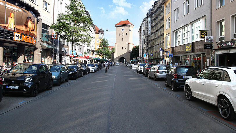 Werden auch nach 2026 noch Autos in der Münchner Altstadt parken? (Archivbild)