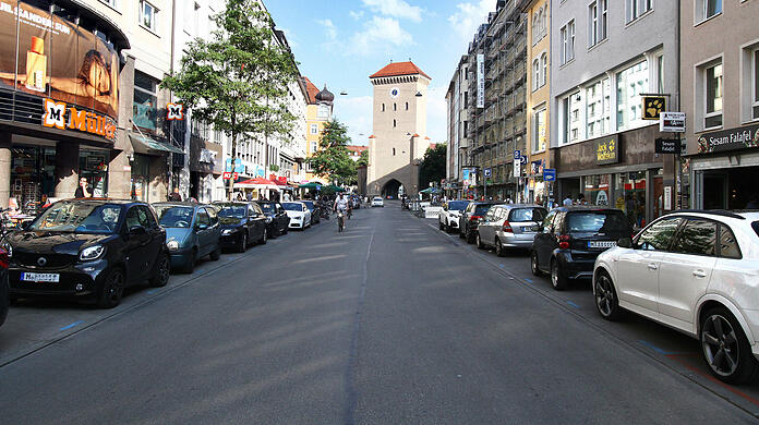 Werden auch nach 2026 noch Autos in der Münchner Altstadt parken? (Archivbild)