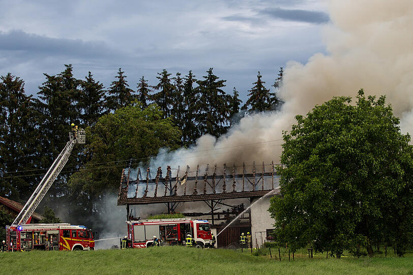 Nach einem Blitzeinschlag stand am Montag ein Bauernhof im Berchtesgadener Land in Flammen. Die Bilder!