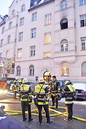 Weitere Bilder vom Brand in der Trogerstraße.