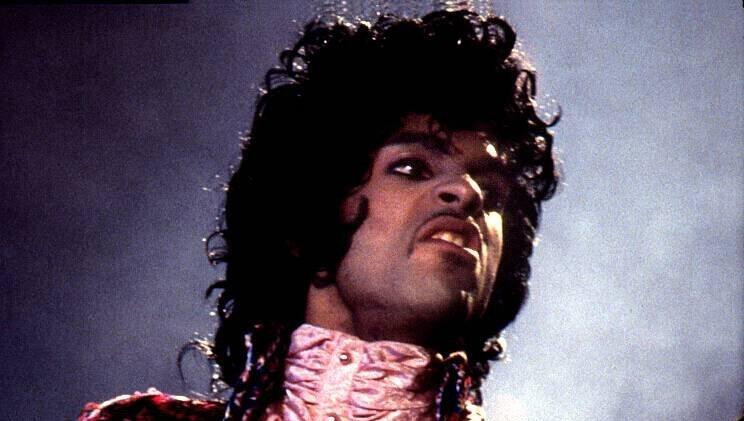 Prince im Kostüm seiner "Purple Rain"-Tour.
