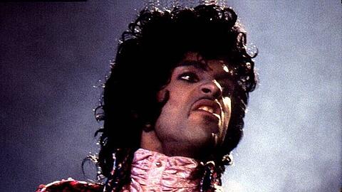 Prince im Kostüm seiner "Purple Rain"-Tour.