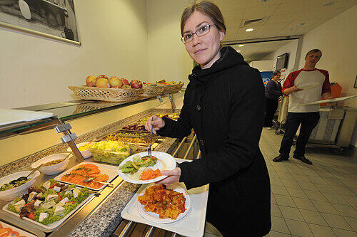 Immerhin "okay" findet Lisa aus Bremen die Salatbar.