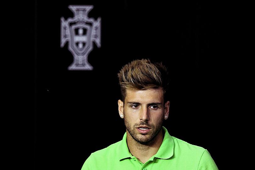 Portugals Miguel Veloso hat sich beim Styling wohl einiges von Teamkollege Ronaldo abgeschaut.