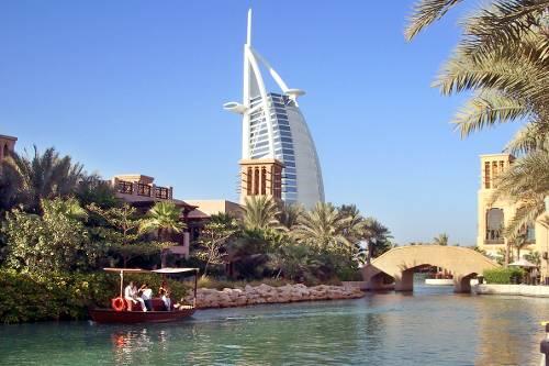 Luxus-Urlaub in Dubai gibt es schon für relativ wenig Geld.