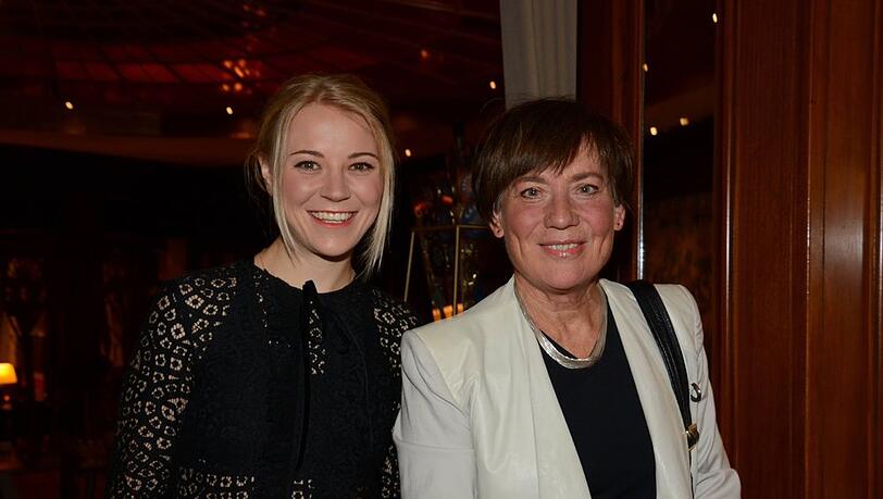 Miriam Neureuther und Rosi Mittermaier bei einem gemeinsamen Auftritt 2015. Miriam Neureuther und Rosi Mittermaier bei einem gemeinsamen Auftritt 2015.